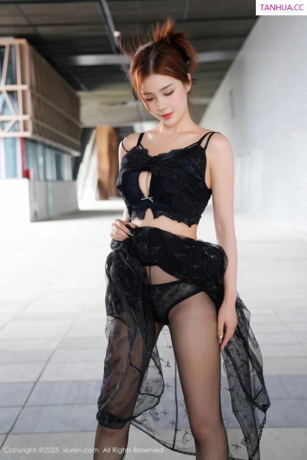   [XiuRen]高清写真图 2025.11.21 No.11016 白芷yy 情趣内衣第20张图片
